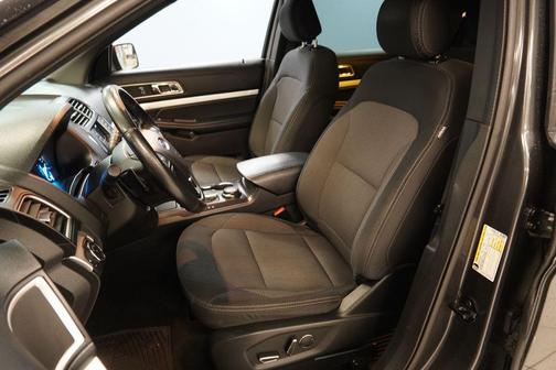 Magnetic 2017 Ford Explorer XLT