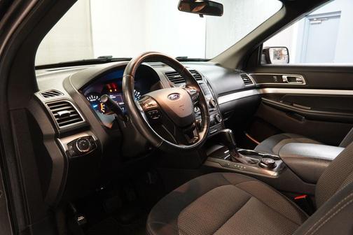 Magnetic 2017 Ford Explorer XLT