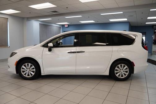 2020 Chrysler Voyager L