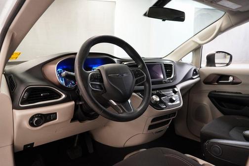 2020 Chrysler Voyager L