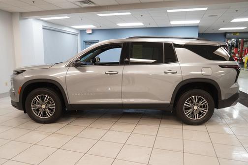 Sterling Gray Metallic 2024 Chevrolet Traverse LT