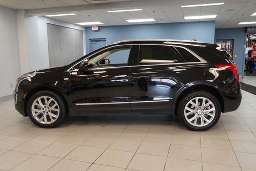 Stellar Black Metallic 2017 Cadillac XT5 Premium Luxury