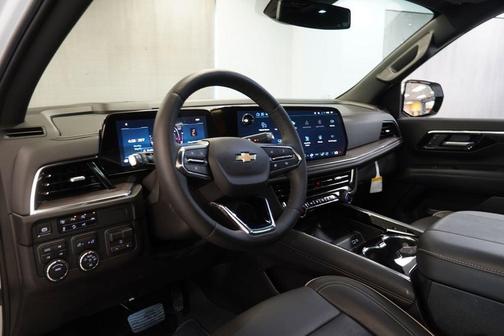 Iridescent Pearl Tricoat 2025 Chevrolet Tahoe Premier