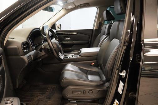 2023 Honda Pilot EX-L 8-Passenger