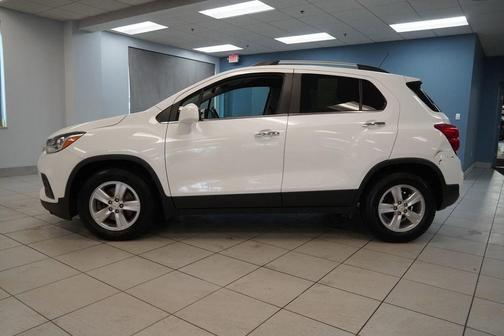 Summit White 2019 Chevrolet Trax LT