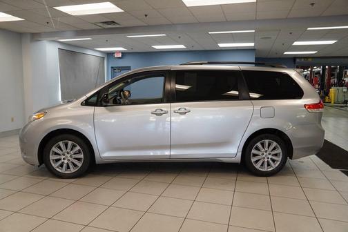 2013 Toyota Sienna LE