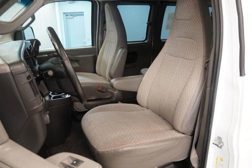 2016 Chevrolet Express 3500 LT