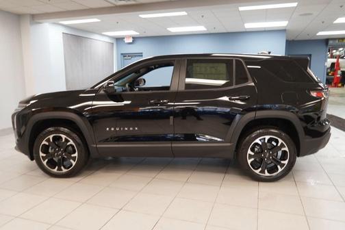 Mosaic Black Metallic 2026 Chevrolet Equinox LT