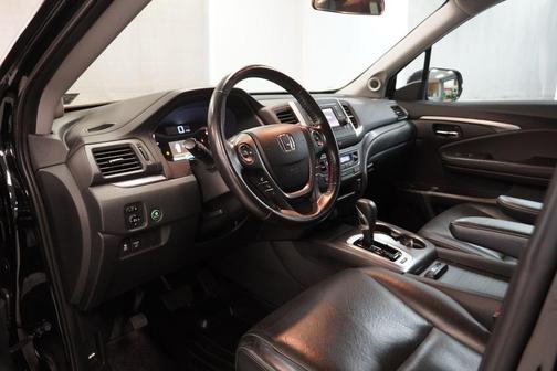 Black 2017 Honda Ridgeline RTL