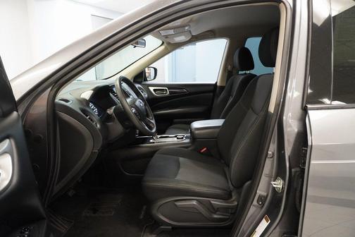 2020 Nissan Pathfinder S