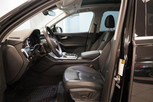 2022 Audi Q7 55 Premium Plus
