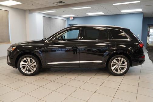 2022 Audi Q7 55 Premium Plus