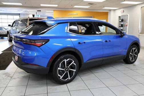 2026 Chevrolet Equinox EV LT 2