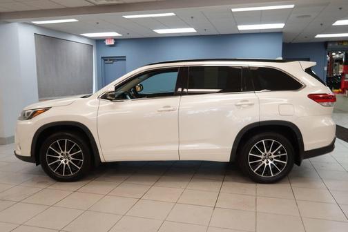 Blizzard Pearl 2018 Toyota Highlander SE