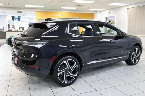 2026 Chevrolet Equinox EV LT 2