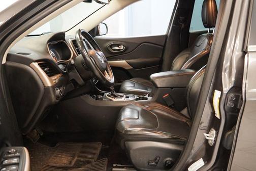 Granite Crystal Clearcoat Metallic 2017 Jeep Cherokee Limited