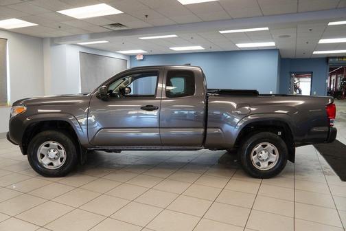 2017 Toyota Tacoma SR