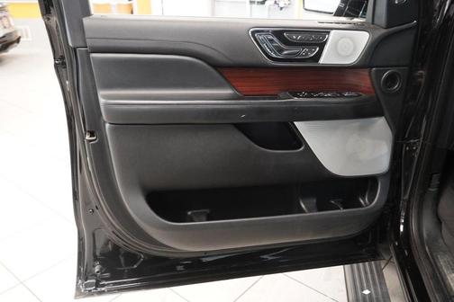 Black 2020 Lincoln Navigator L Reserve