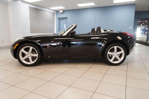 Mysterious Black 2009 Pontiac Solstice