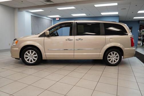 2014 Chrysler Town & Country Touring