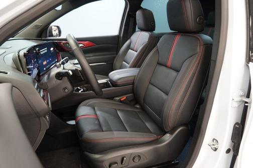 Polar White 2026 Chevrolet Traverse RS