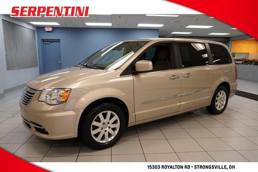 2016 Chrysler Town & Country Touring