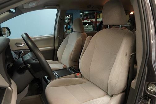 2015 Toyota Sienna LE