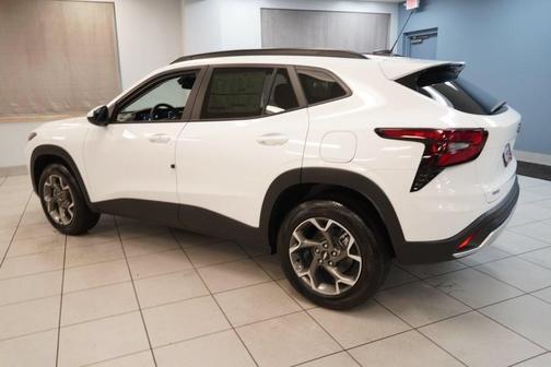 Summit White 2026 Chevrolet Trax LT