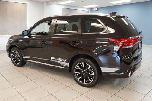 Purple 2018 Mitsubishi Outlander PHEV