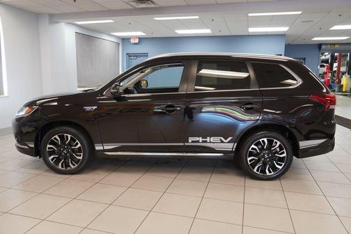 Purple 2018 Mitsubishi Outlander PHEV