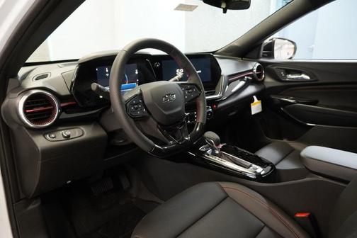 Summit White 2026 Chevrolet Trax 2RS