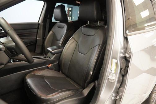 2023 Jeep Compass (RED) Edition