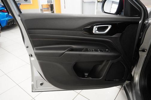 2023 Jeep Compass (RED) Edition