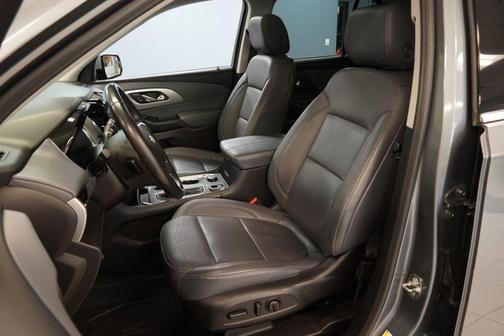 Satin Steel Metallic 2018 Chevrolet Traverse LT Leather