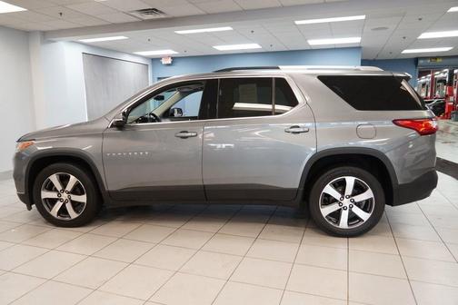 Satin Steel Metallic 2018 Chevrolet Traverse LT Leather