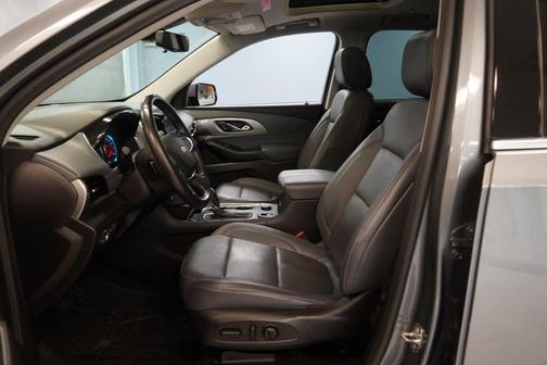 Satin Steel Metallic 2018 Chevrolet Traverse LT Leather