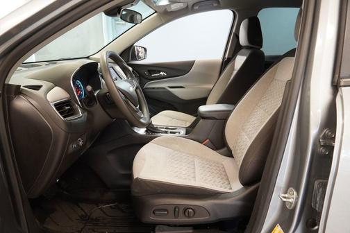 Sterling Gray Metallic 2023 Chevrolet Equinox LS