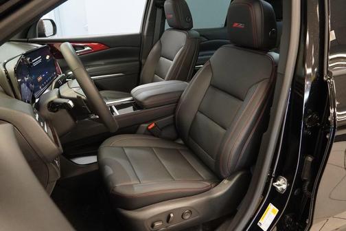 Mosaic Black Metallic 2026 Chevrolet Traverse Z71
