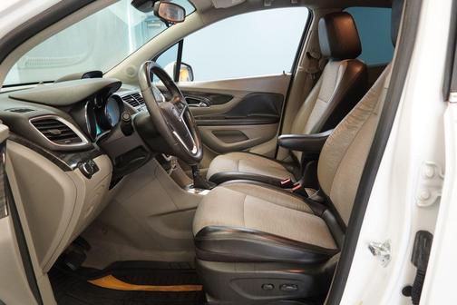 Summit White 2016 Buick Encore Base