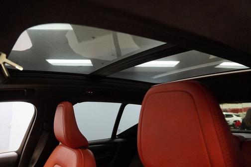 2019 Volvo XC40 T5 Momentum