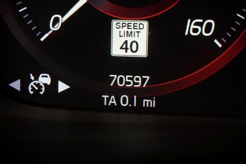 2019 Volvo XC40 T5 Momentum