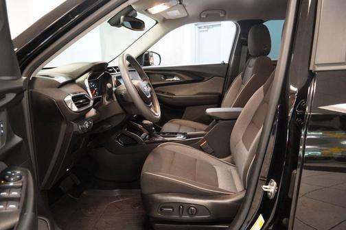 Mosaic Black Metallic 2022 Chevrolet Trailblazer LT