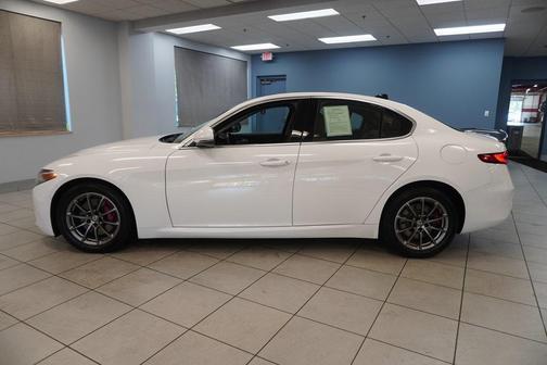 2018 Alfa Romeo Giulia Base