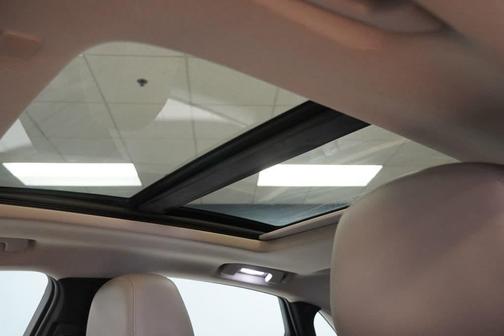 Radiant Silver Metallic 2017 Cadillac XTS Luxury