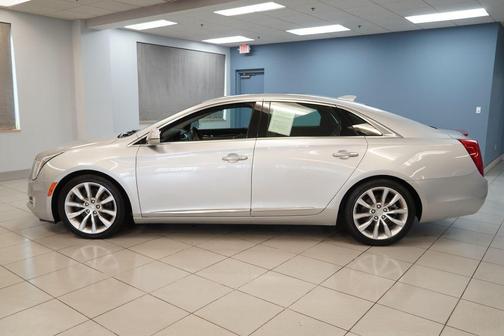 Radiant Silver Metallic 2017 Cadillac XTS Luxury