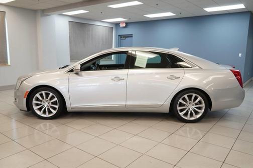 Radiant Silver Metallic 2017 Cadillac XTS Luxury