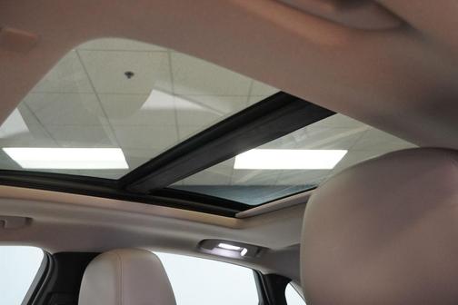 Radiant Silver Metallic 2017 Cadillac XTS Luxury