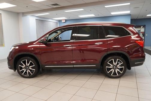 Red 2022 Honda Pilot Touring 7-Passenger