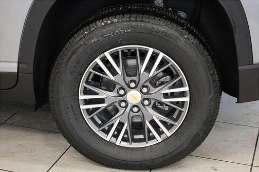 Sterling Gray Metallic 2026 Chevrolet Traverse LT