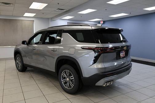 Sterling Gray Metallic 2026 Chevrolet Traverse LT